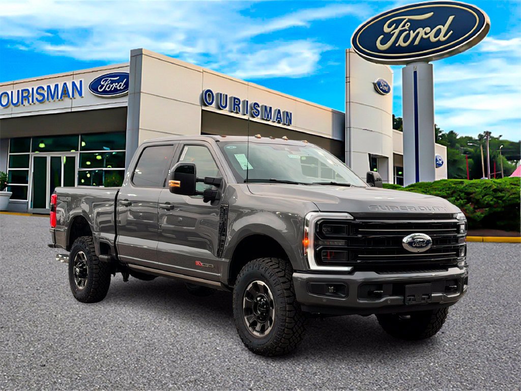 New 2026 Ford F350 Platinum w/ Tremor Off-Road Package