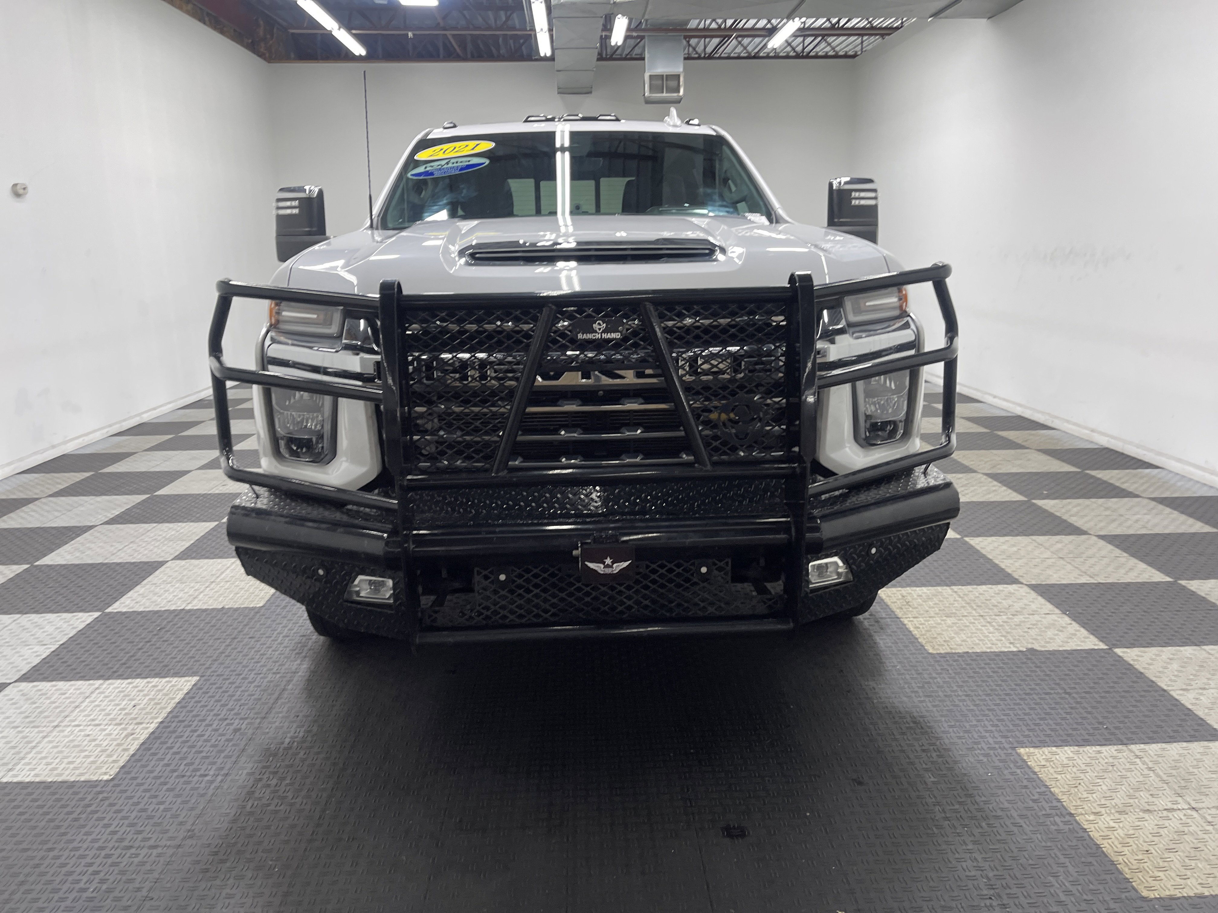Used 2021 Chevrolet Silverado 3500 LTZ w/ LTZ Convenience Package image 7