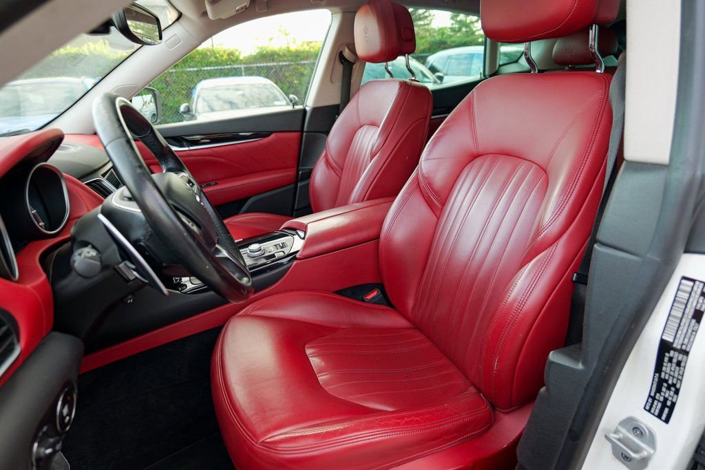 Used 2019 Maserati Levante Base image 21