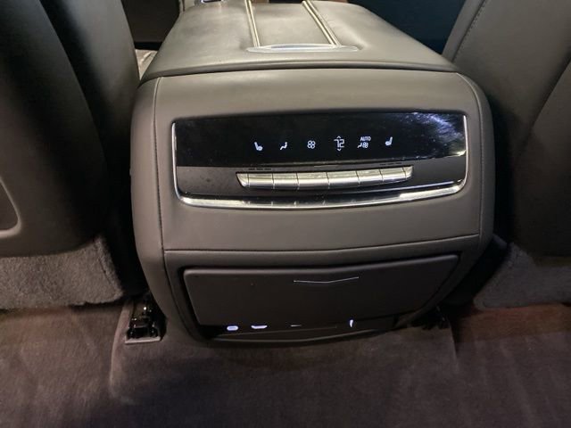 Used 2023 Cadillac Escalade ESV Premium Luxury Platinum AWD/4WD image 38