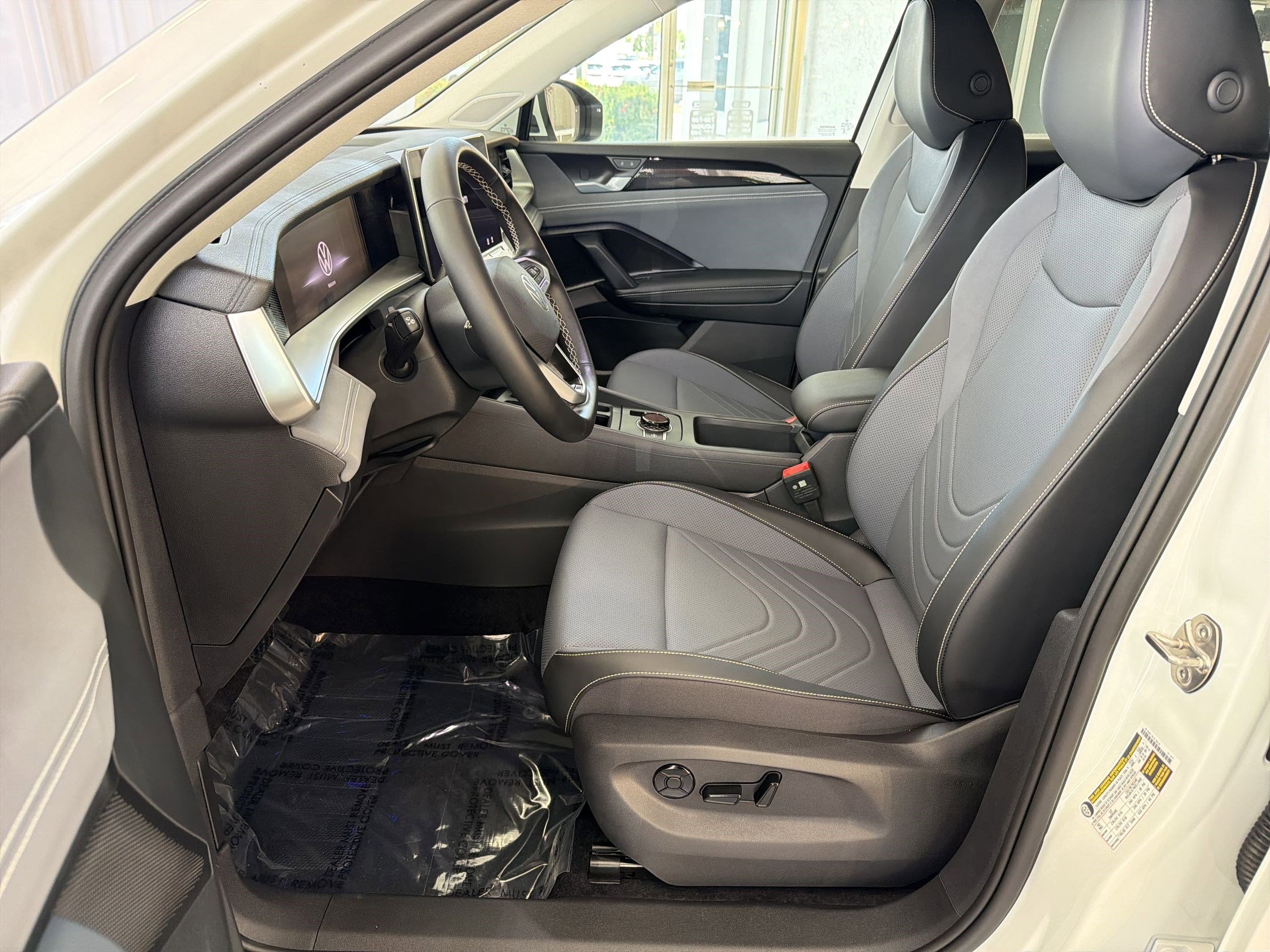 New 2026 Volkswagen Tiguan SE FWD image 5