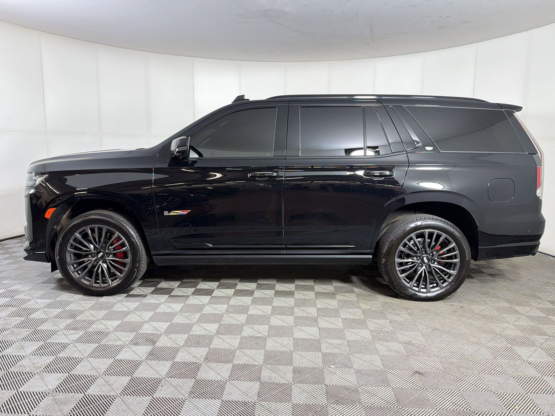 Used 2024 Cadillac Escalade V w/ Heavy-Duty Trailer Package AWD/4WD image 2