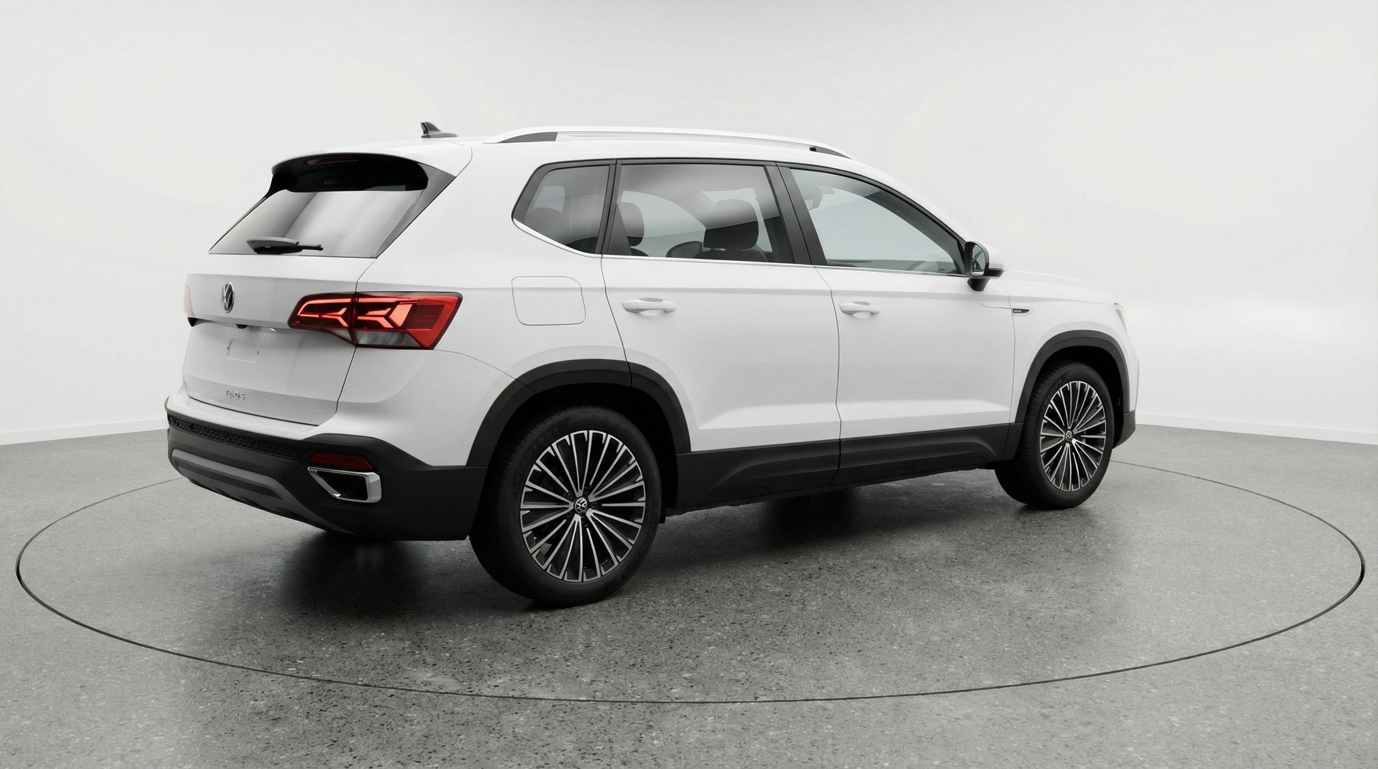 Used 2025 Volkswagen Taos SE FWD image 9