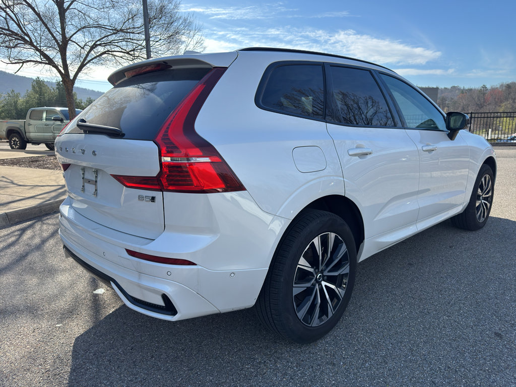 Used 2025 Volvo XC60 B5 Plus image 7
