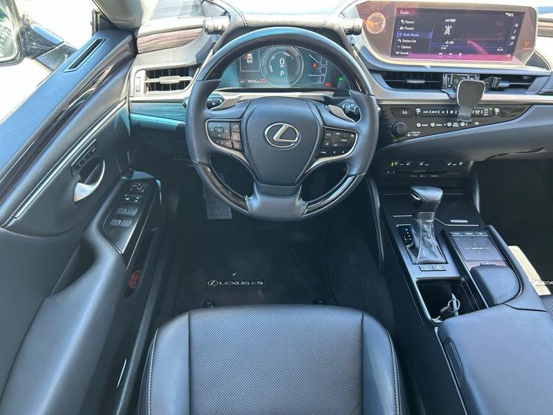 Used 2019 Lexus ES 300h w/ Premium Package FWD image 9