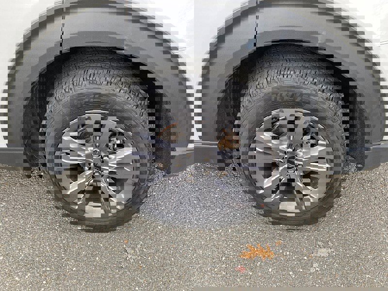 Certified 2022 Ford Explorer XLT w/ Equipment Group 202A image 15