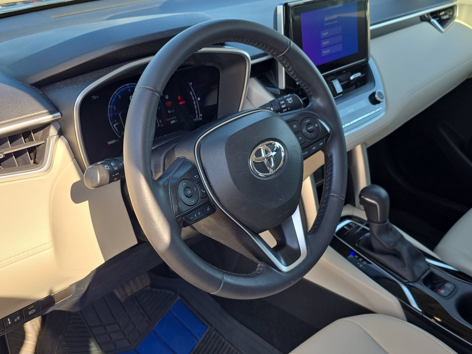 Used 2023 Toyota Corolla Cross XLE w/ Convenience Package AWD/4WD image 13