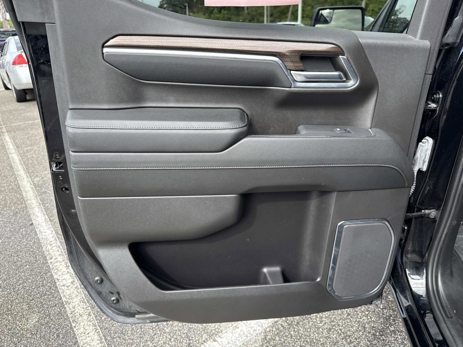 Used 2024 Chevrolet Silverado 1500 LT Trail Boss w/ Convenience Package II image 9