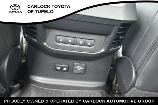 Used 2024 Toyota Tundra Platinum AWD/4WD image 31