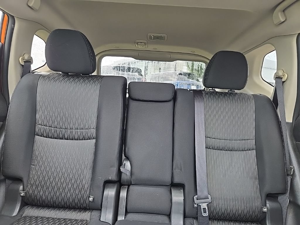 Used 2017 Nissan Rogue SV AWD/4WD image 35