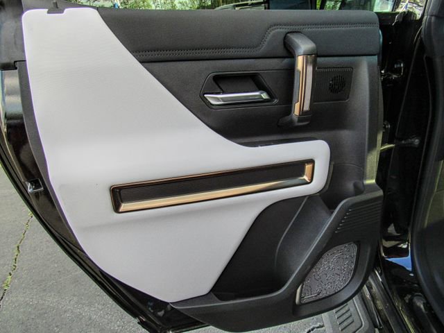 New 2025 GMC Hummer EV 3X w/ LPO, Dark Essentials Package image 17
