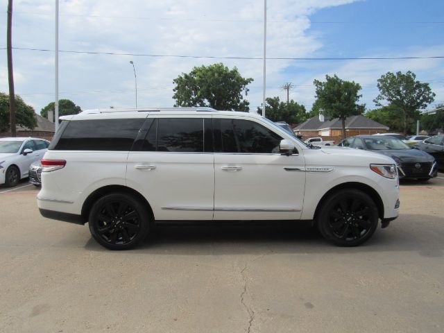 Used 2022 Lincoln Navigator Reserve image 5