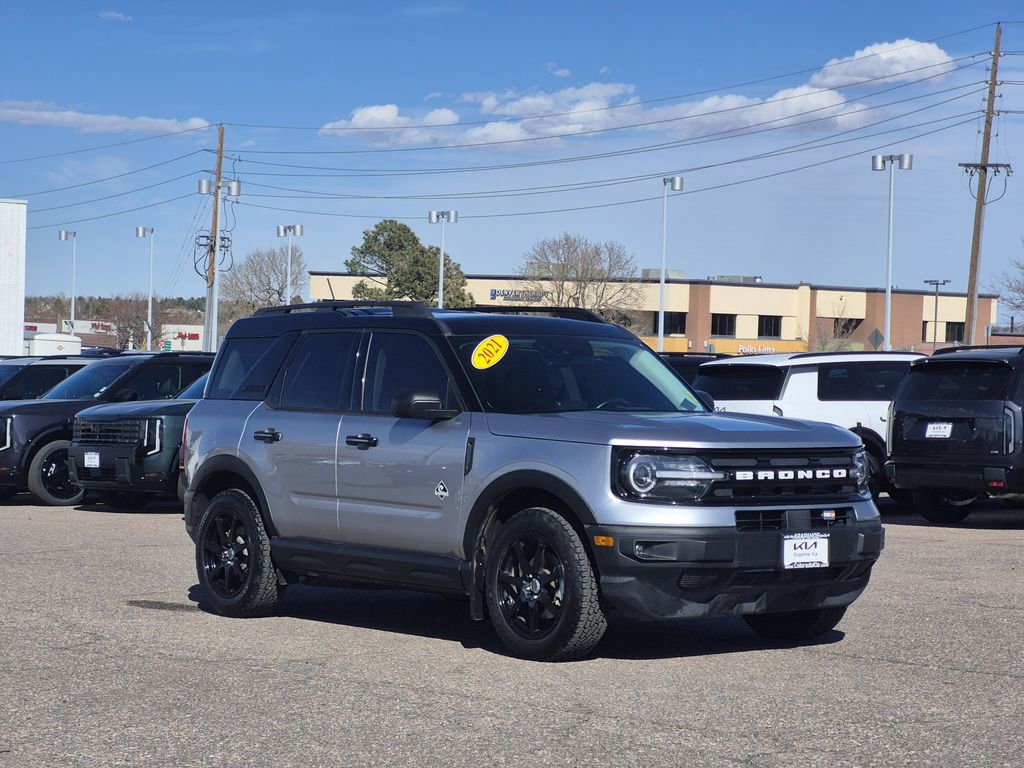 Used 2021 Ford Bronco Sport Outer Banks w/ Outer Banks Package (96D) image 2