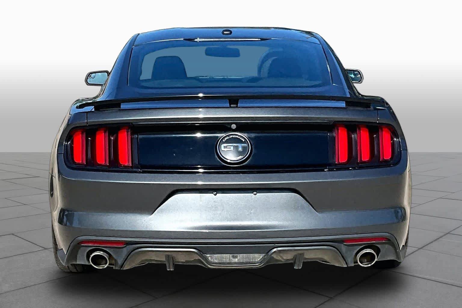 Used 2017 Ford Mustang GT Premium RWD image 5