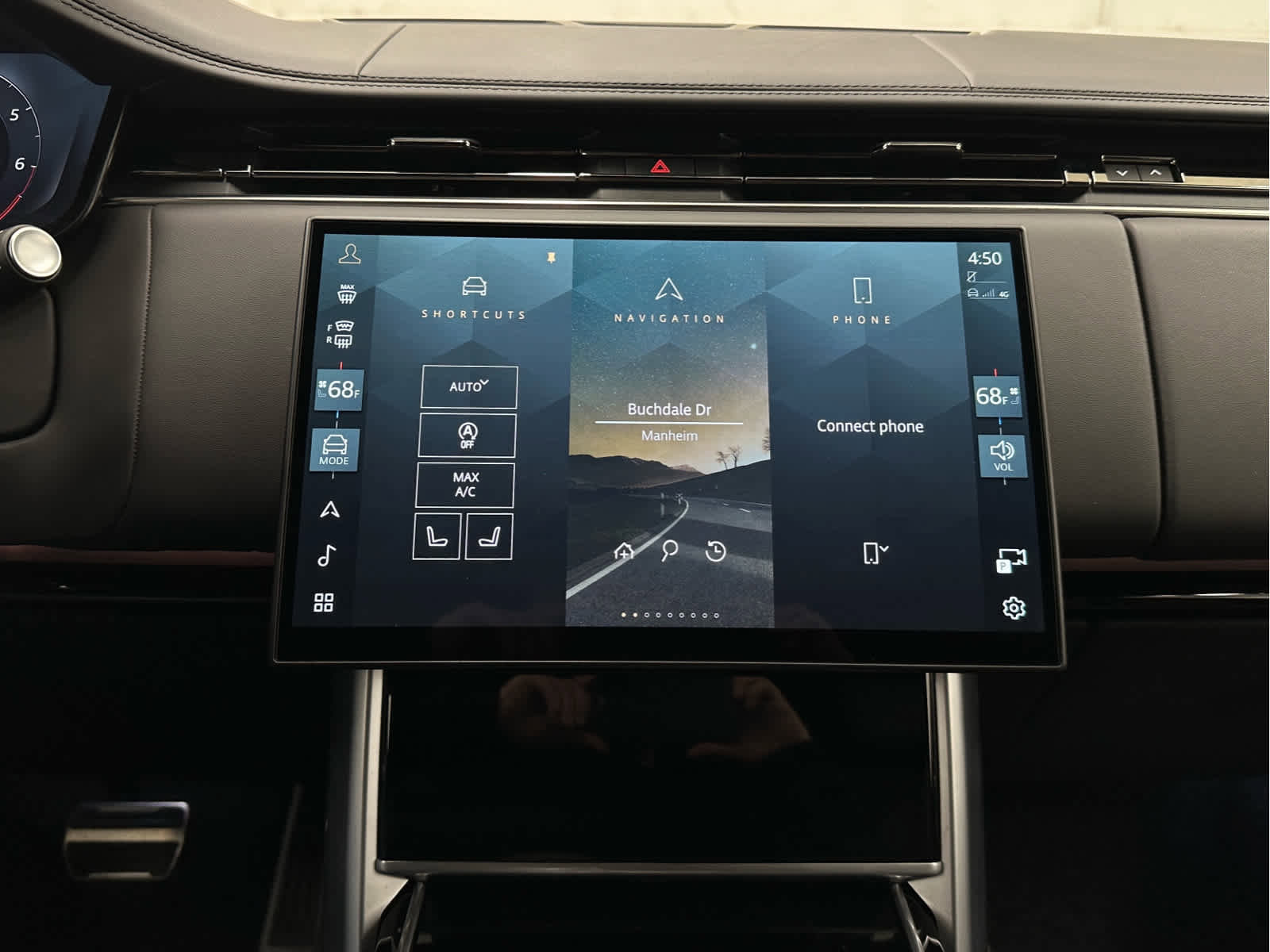 Used 2025 Land Rover Range Rover Long Wheelbase SE image 32