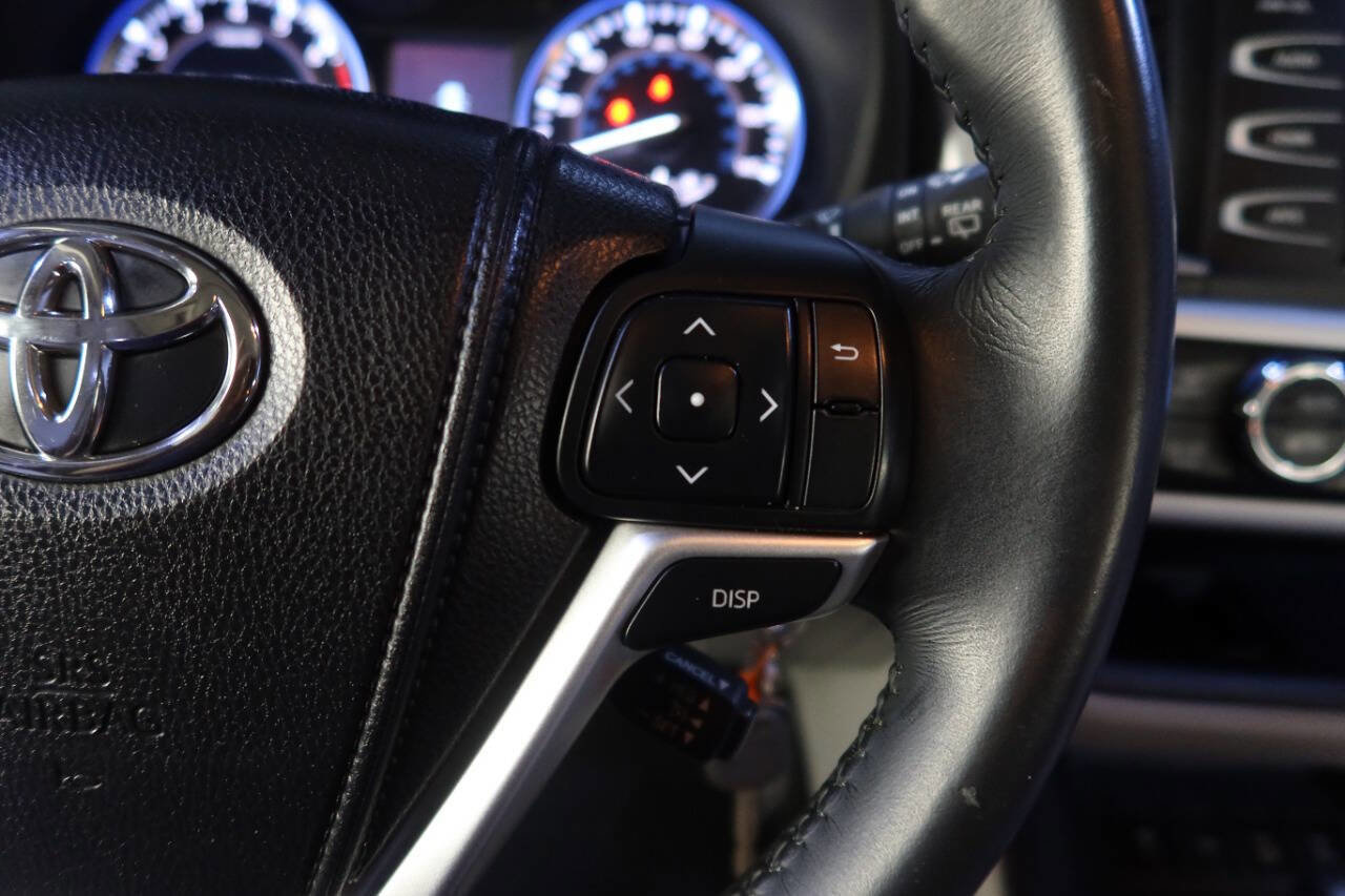 Used 2014 Toyota Highlander Plus AWD/4WD image 26