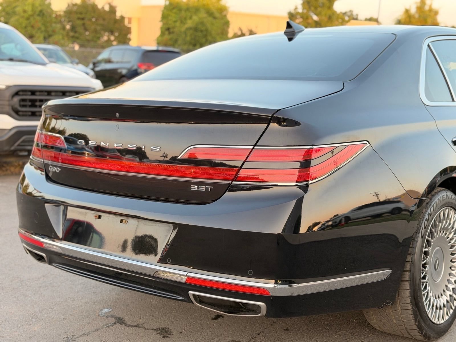 Used 2020 Genesis G90 3.3T Premium RWD image 12