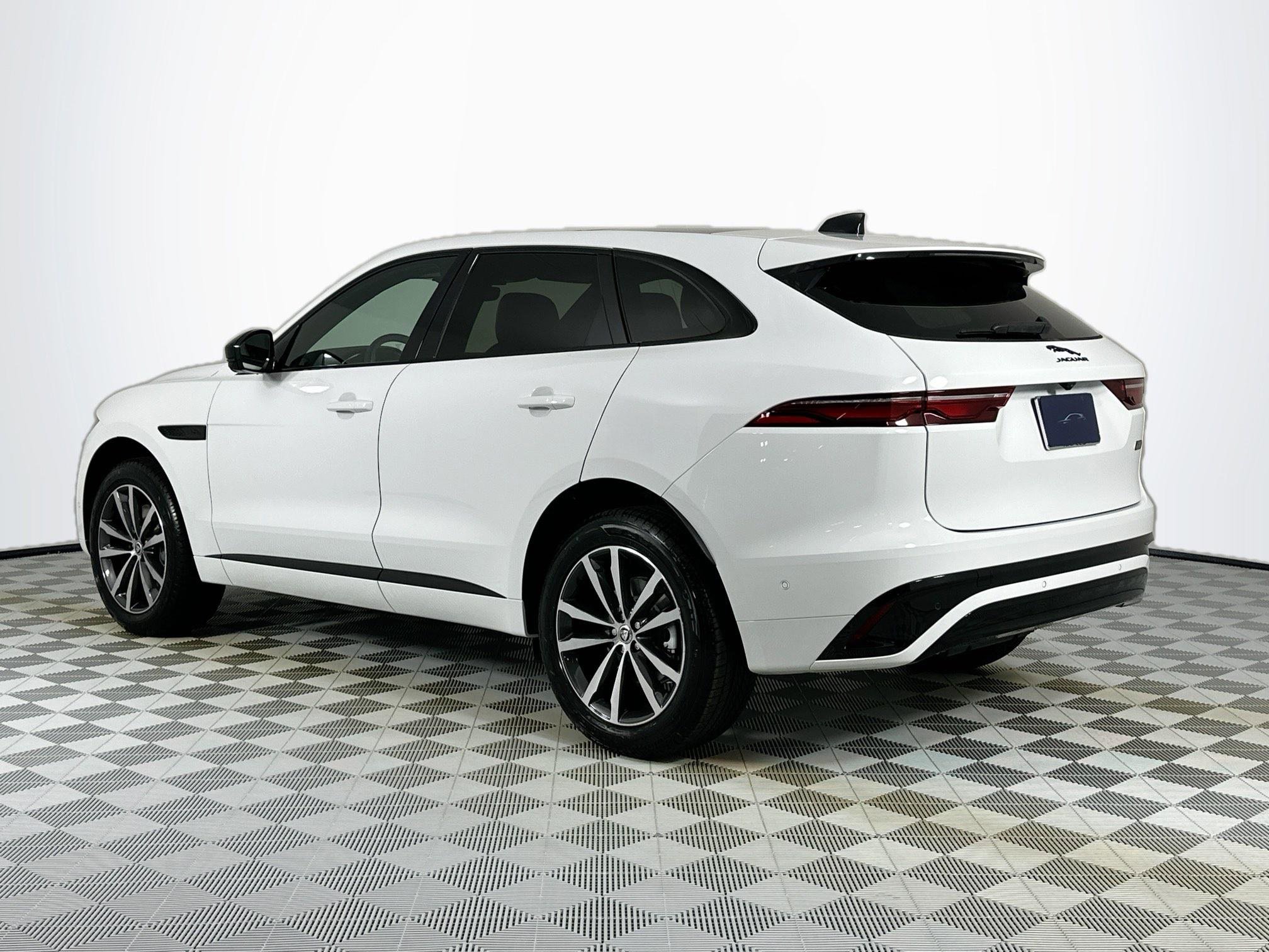 Used 2026 Jaguar F-PACE R-Dynamic S image 7