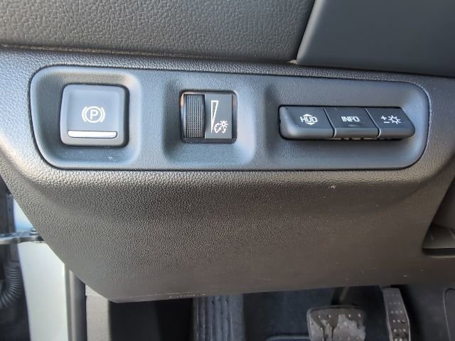 Used 2023 GMC Acadia SLT w/ Technology Package FWD image 17