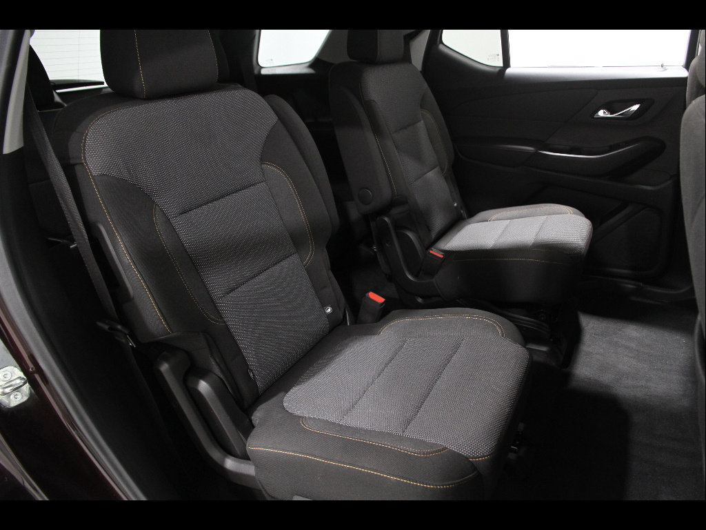 Used 2021 Chevrolet Traverse LT image 18