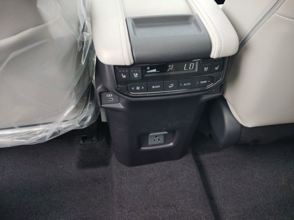 New 2026 Toyota Grand Highlander AWD Hybrid image 11