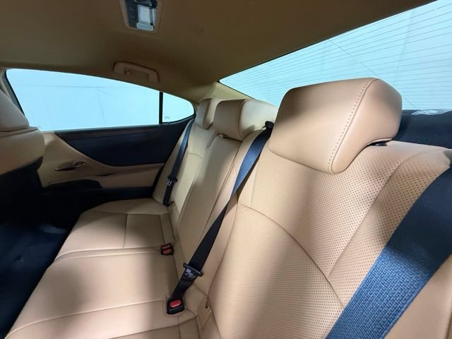 Certified 2024 Lexus ES 300h w/ Premium Package FWD image 27
