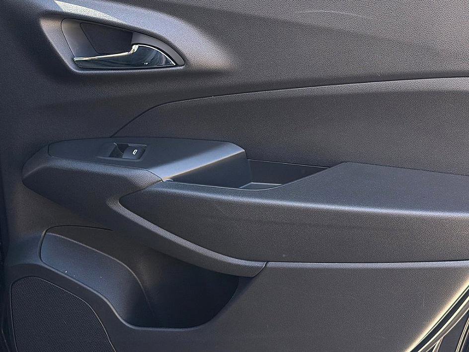 Used 2025 Chevrolet Trax LT image 23