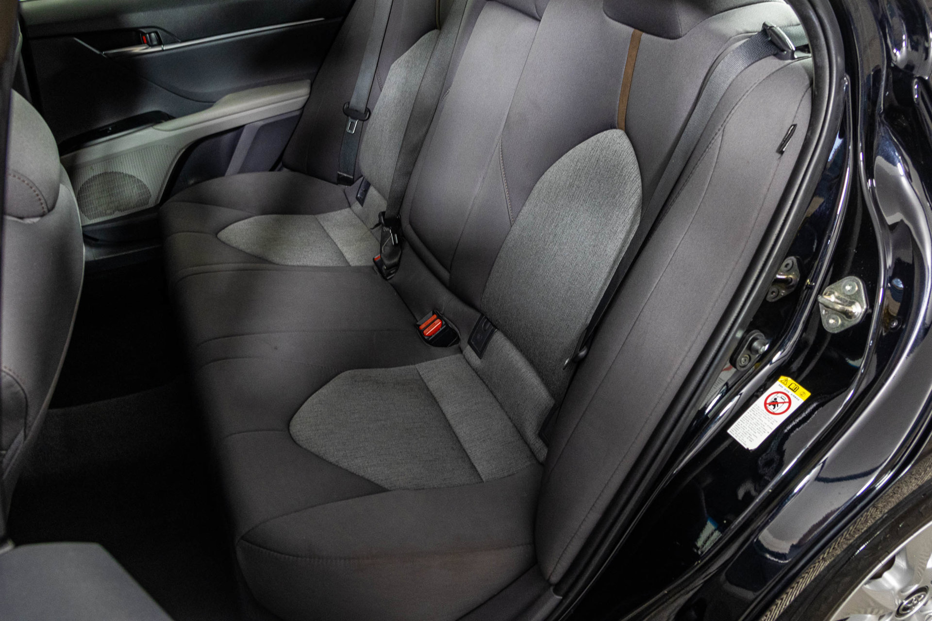 Used 2018 Toyota Camry LE FWD image 35