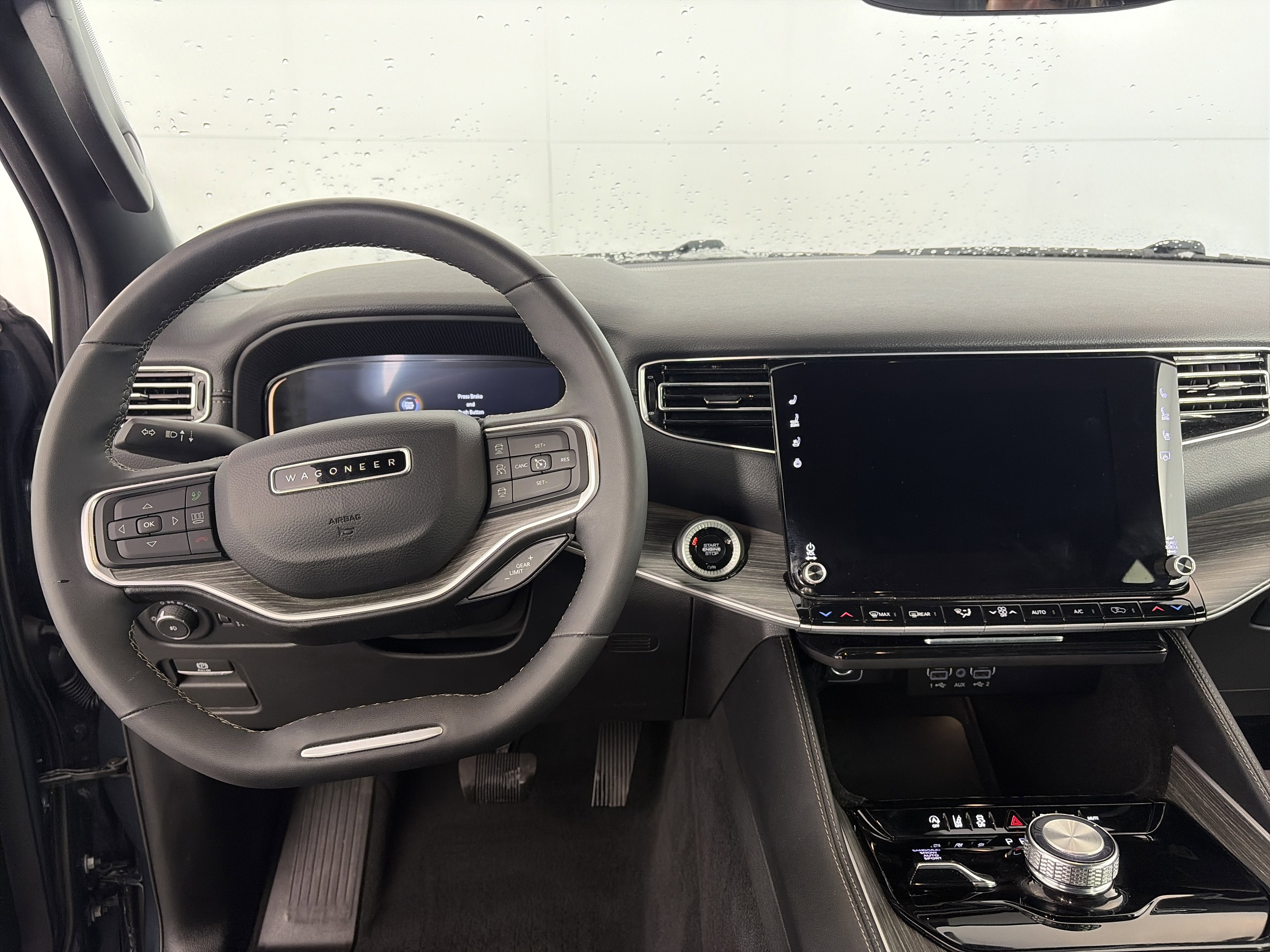 Used 2024 Jeep Wagoneer L Series II w/ Flexible Seating Group image 3