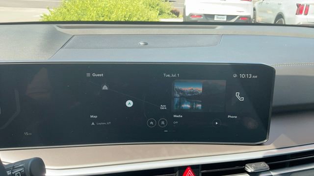 Certified 2025 Kia Sorento SX image 24