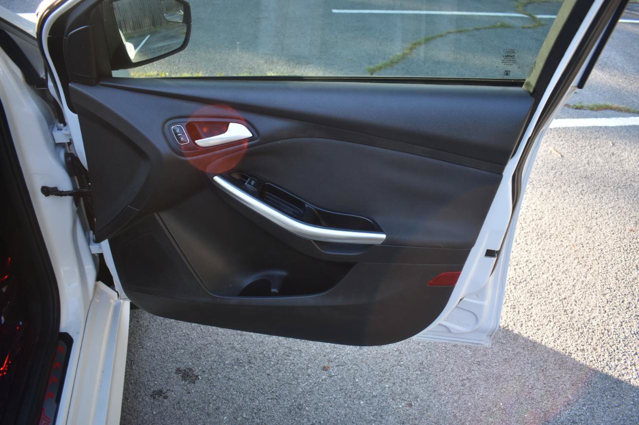 Used 2016 Ford Focus ST FWD image 23