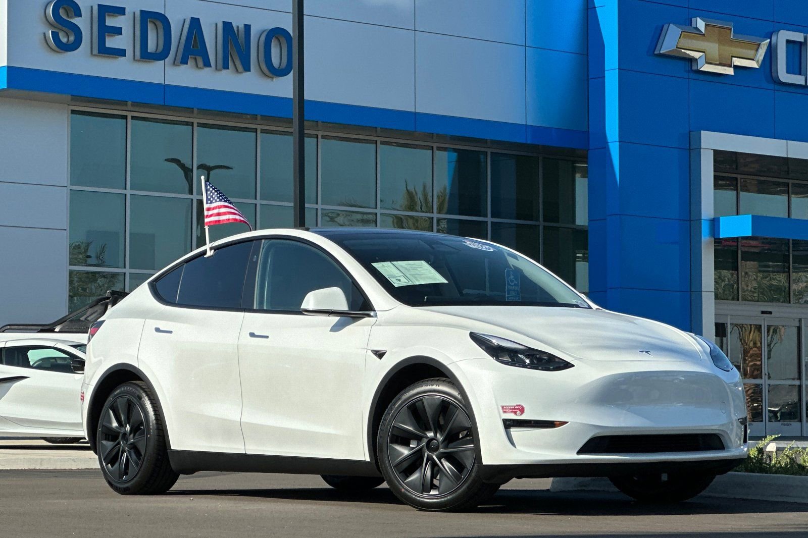 Used 2025 Tesla Model Y Long Range image 2