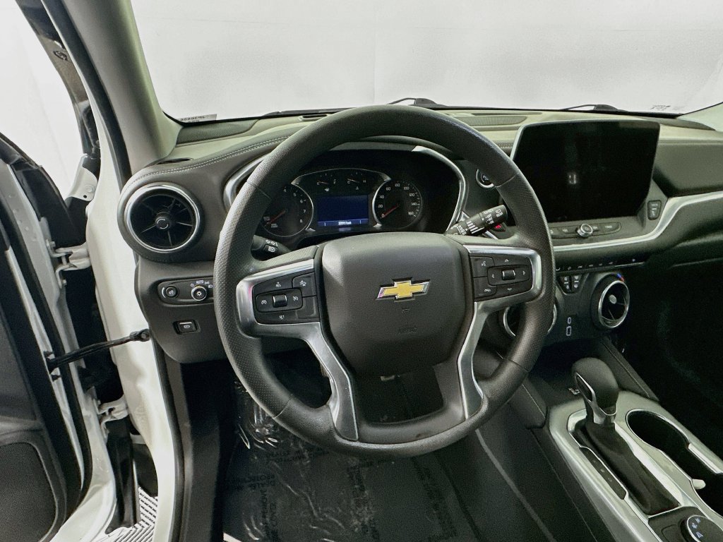 Used 2023 Chevrolet Blazer LT w/ Convenience Package FWD image 17
