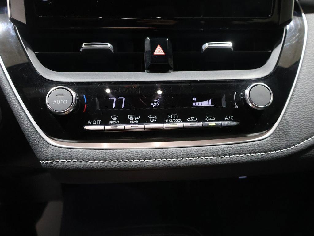 Used 2024 Toyota Corolla SE image 28