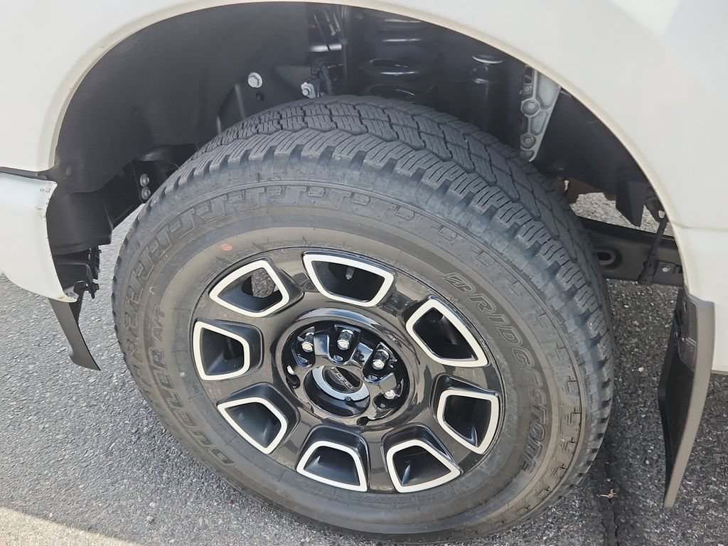 Used 2026 Ford F350 Platinum AWD/4WD image 19