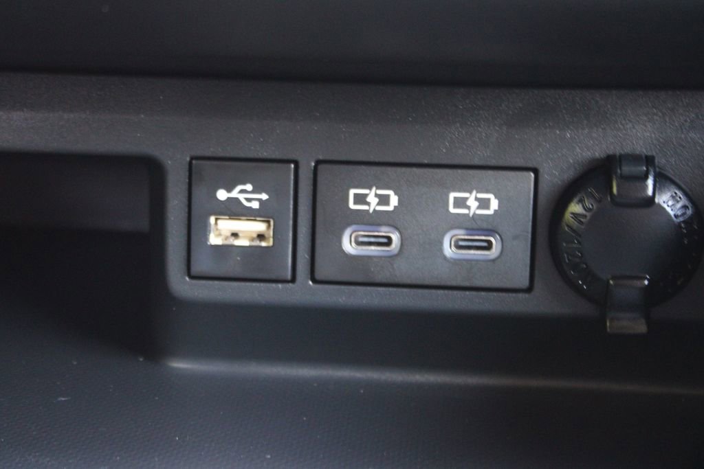 Used 2023 Toyota Highlander XLE AWD/4WD image 22