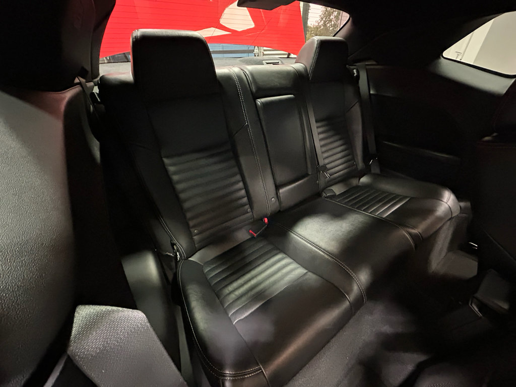 Used 2010 Dodge Challenger R/T RWD image 5