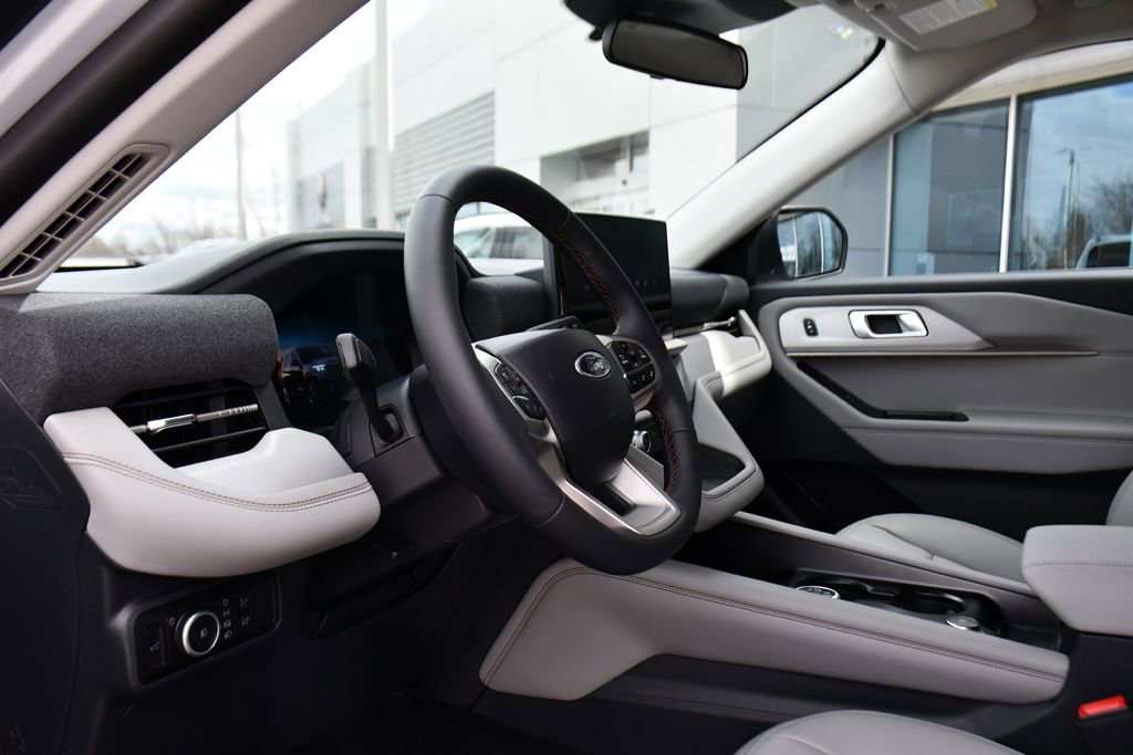 Used 2026 Ford Explorer Active w/ Active Comfort Package image 11