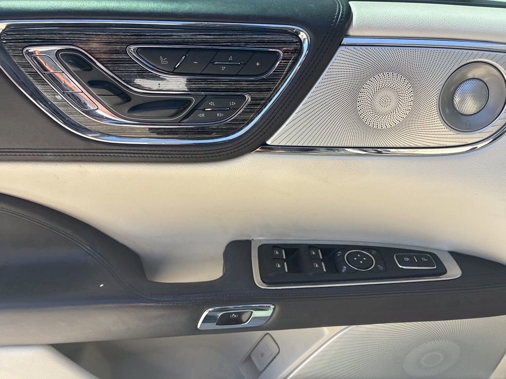 Used 2017 Lincoln Continental Black Label w/ Rear-seat Package AWD/4WD image 18