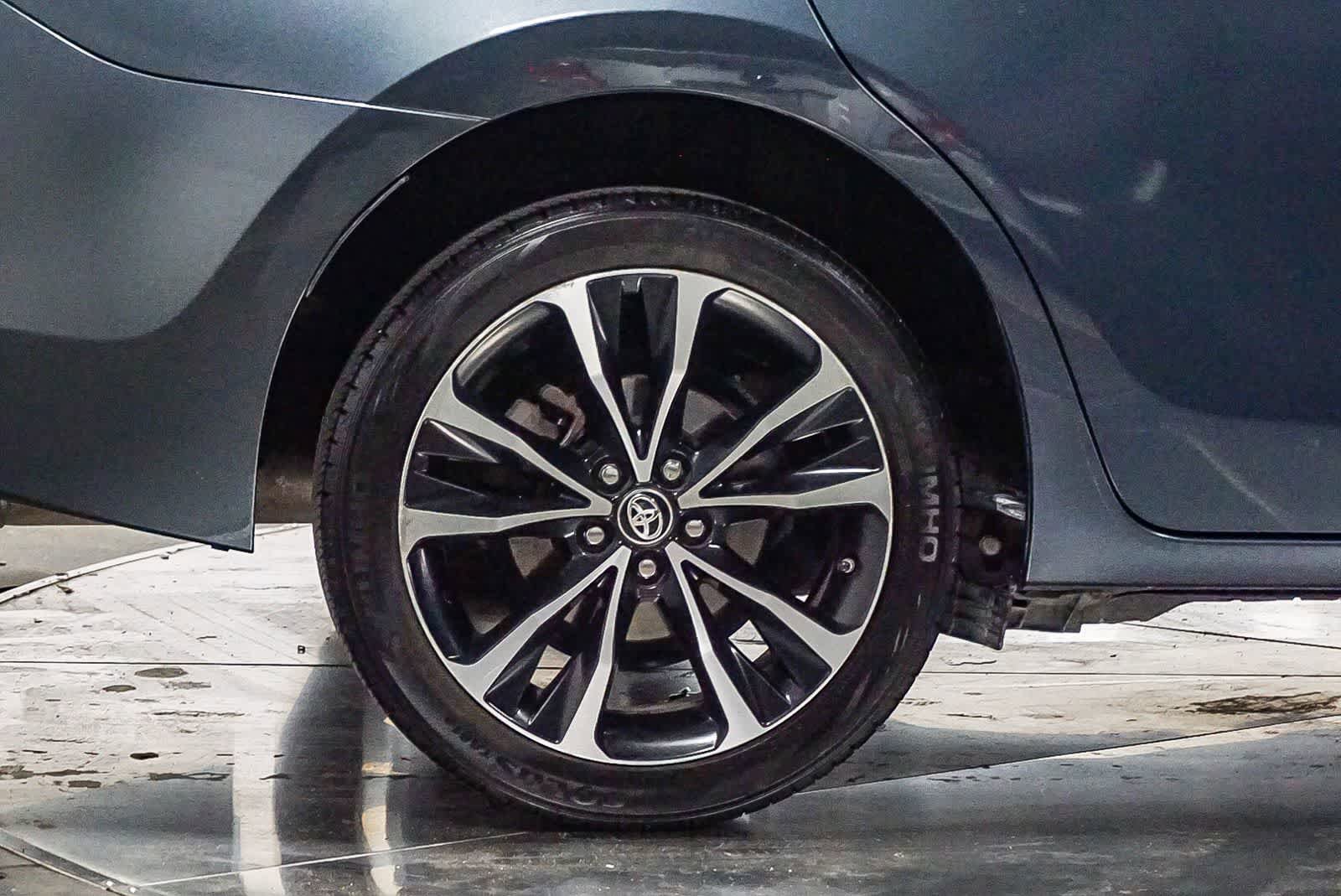 Certified 2018 Toyota Corolla SE image 8