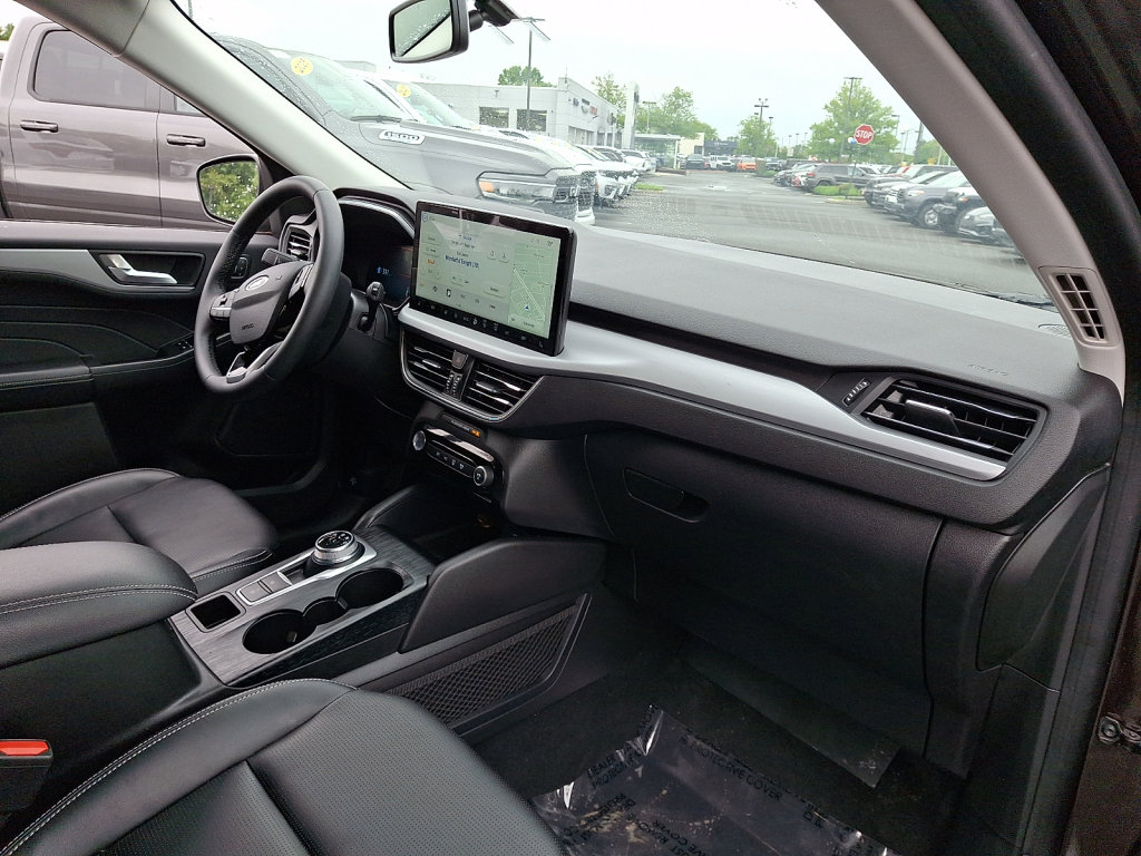 Used 2023 Ford Escape Platinum AWD/4WD image 11