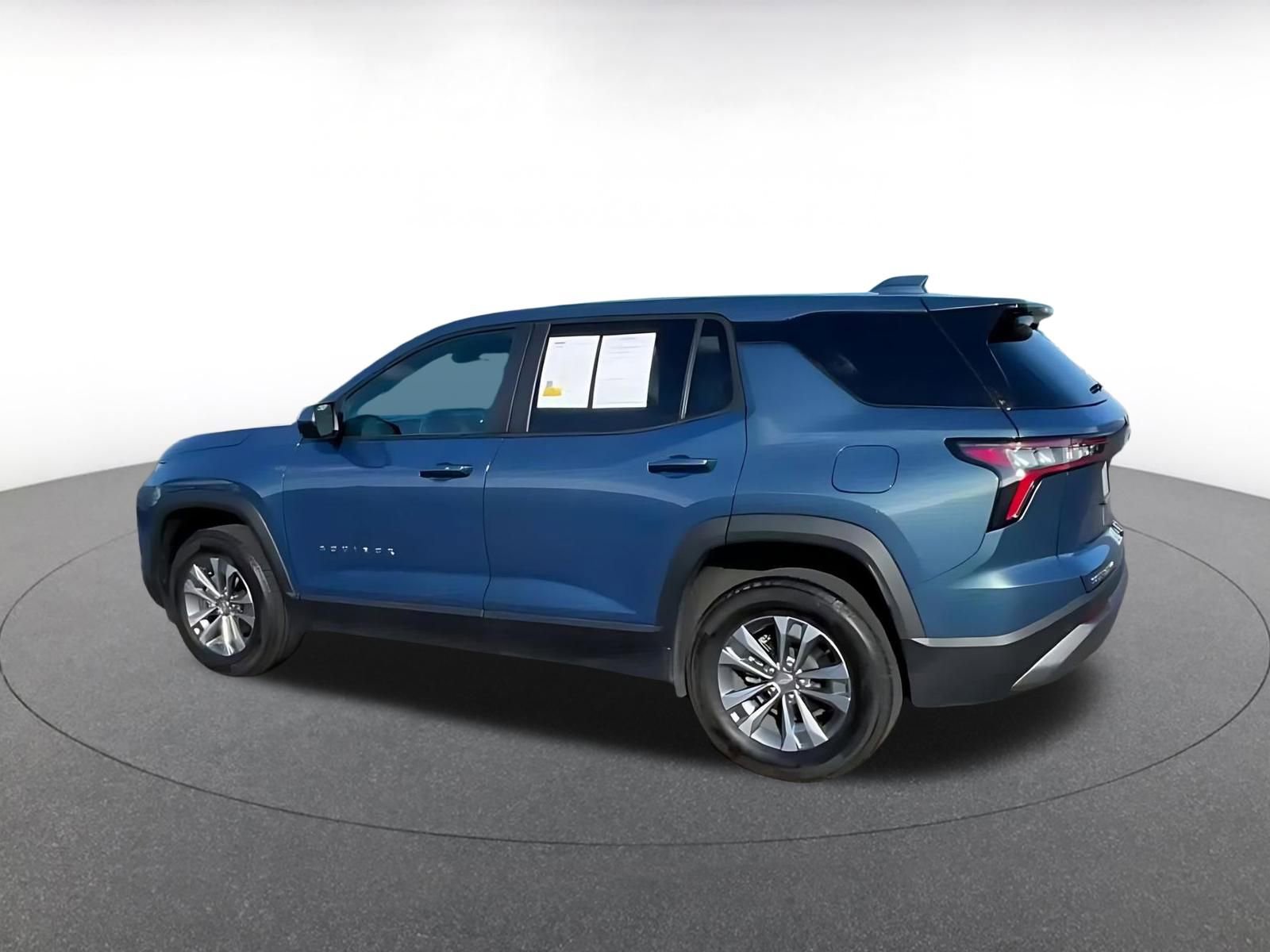 Used 2025 Chevrolet Equinox LT image 10