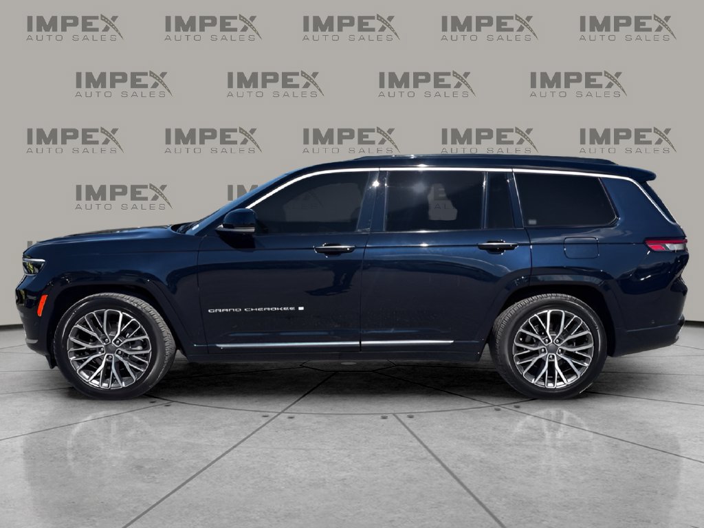 Used 2024 Jeep Grand Cherokee L Summit AWD/4WD image 2