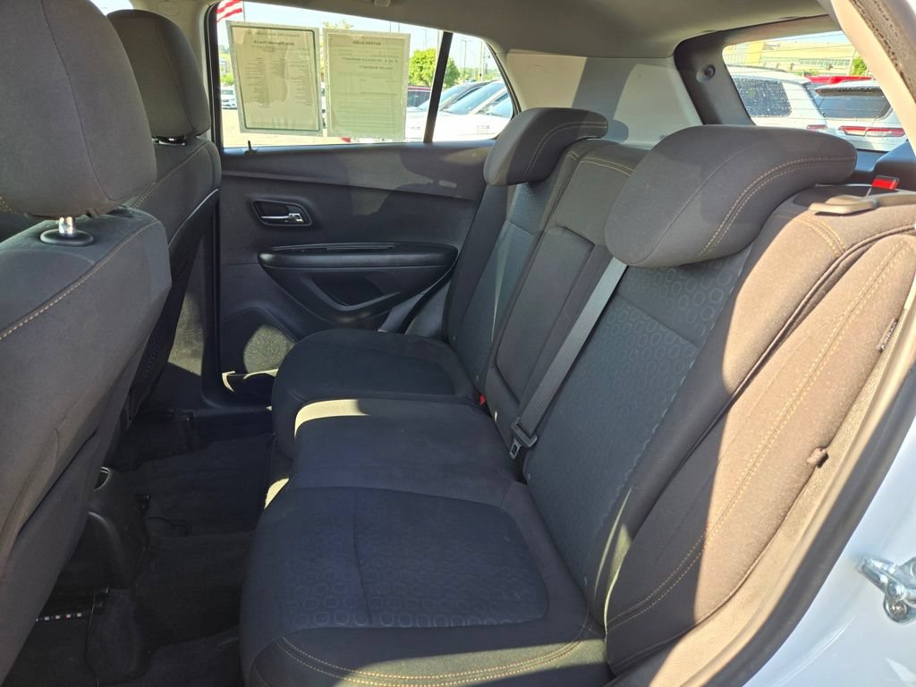 Used 2020 Chevrolet Trax LS AWD/4WD image 27