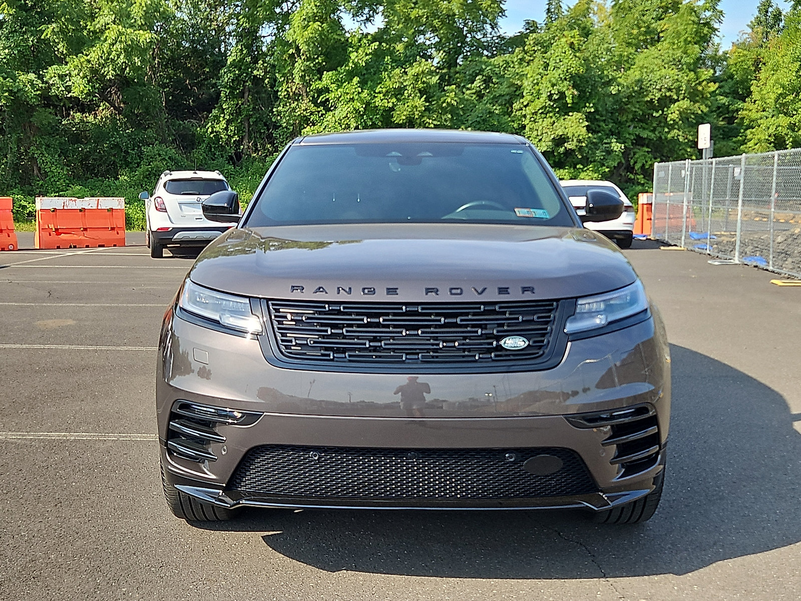 Used 2025 Land Rover Range Rover Velar Dynamic SE AWD/4WD image 2