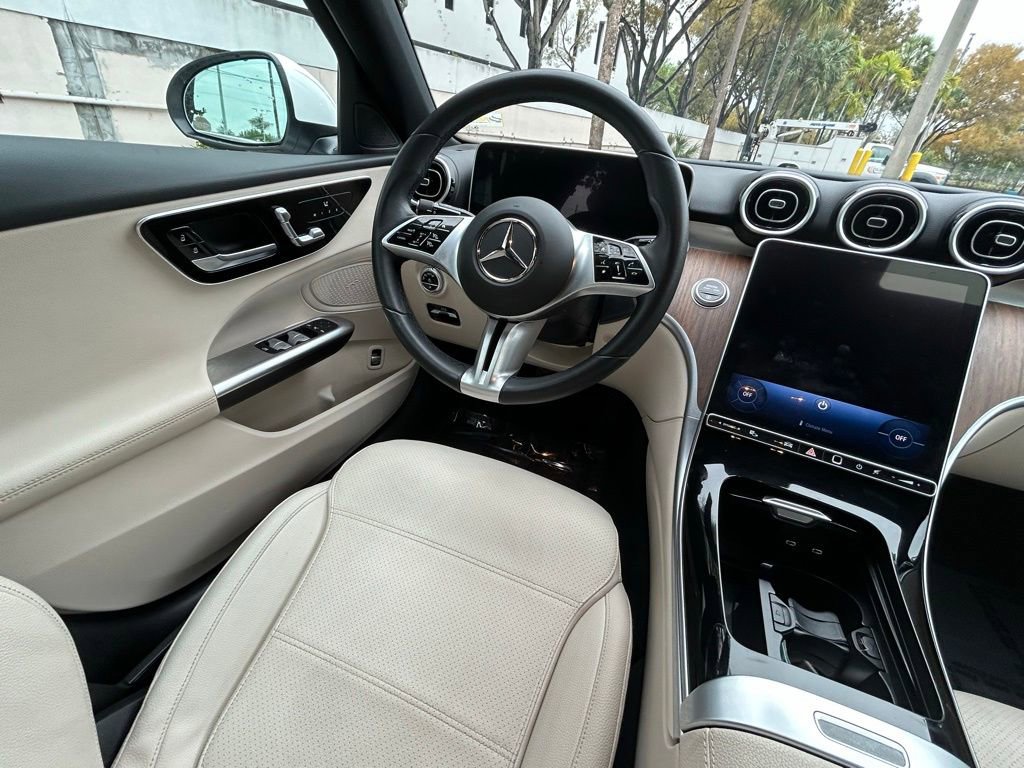 Used 2025 Mercedes-Benz C 300 4MATIC Sedan image 9