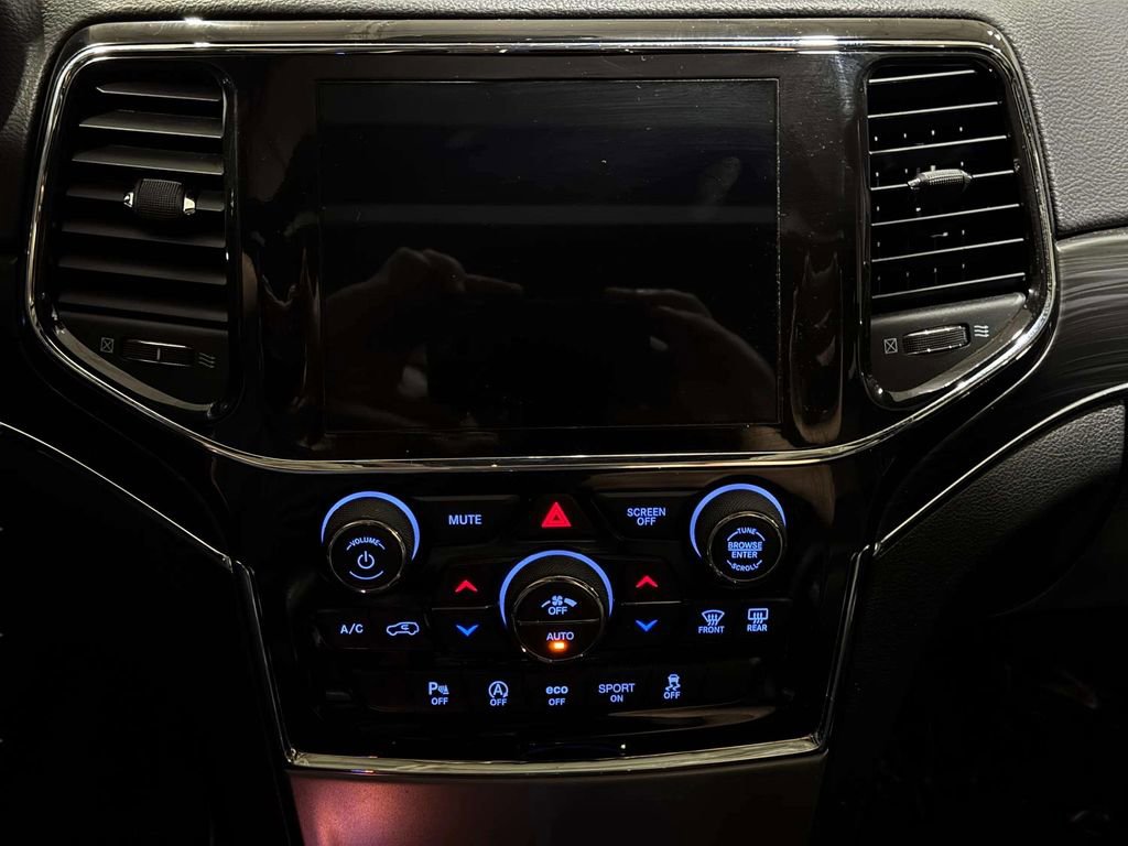 Used 2021 Jeep Grand Cherokee Limited w/ Luxury Group II image 6