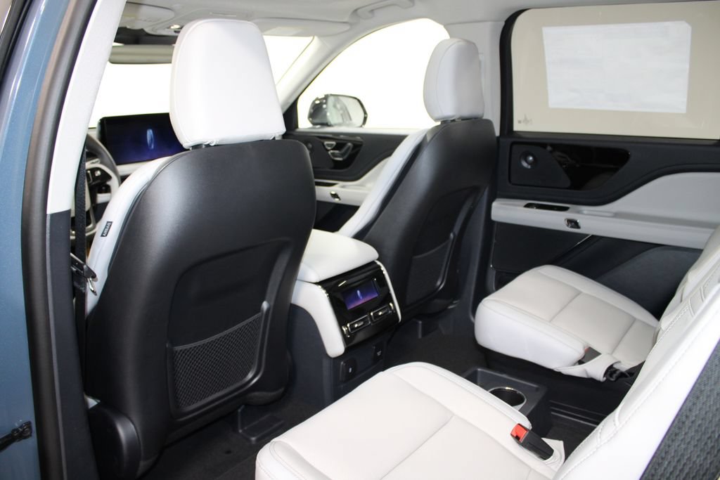 New 2026 Lincoln Aviator Reserve w/ Illumination Package RWD image 18