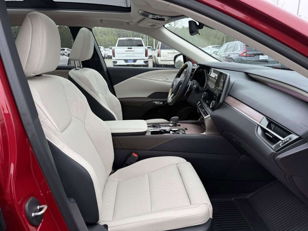 Used 2025 Lexus RX 450h Luxury image 15