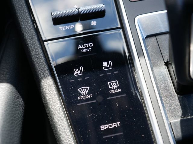 Used 2020 Porsche Cayenne image 30